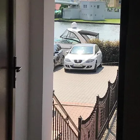 Δωμάτια σε οικογενειακή κατοικία Amber