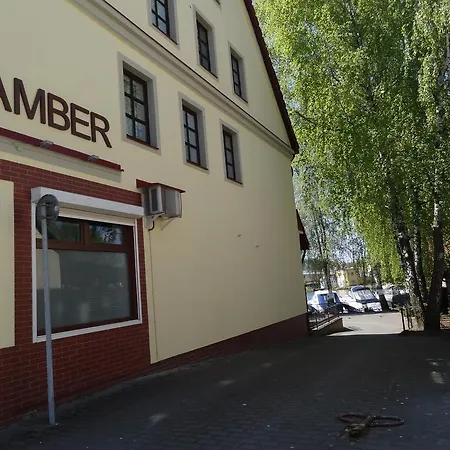 Δωμάτια σε οικογενειακή κατοικία Amber